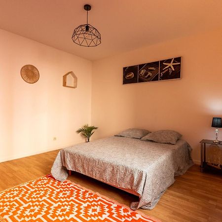 Appartement Tout Equipe Pour 6 Personnes A 15Min Des Plages Béziers Exteriör bild