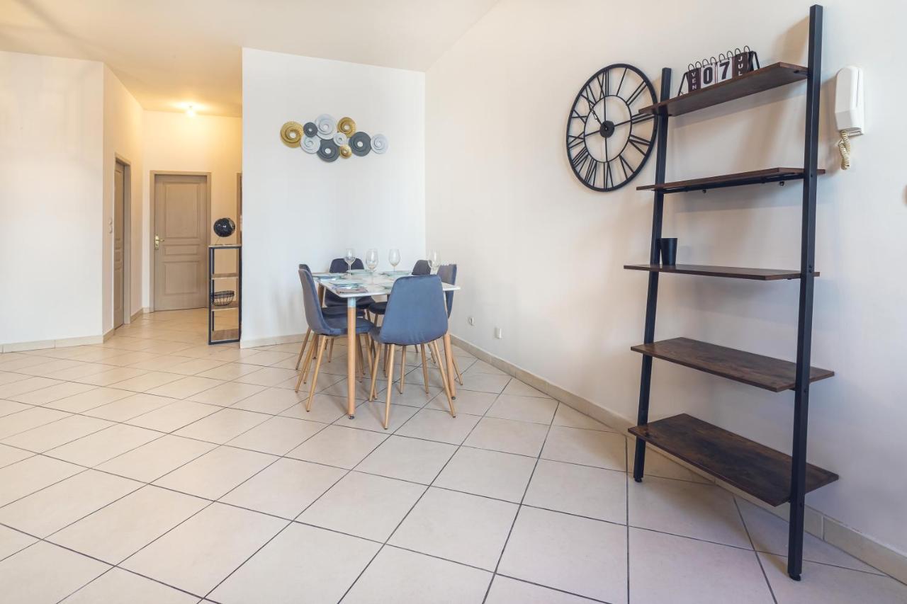 Appartement Tout Equipe Pour 6 Personnes A 15Min Des Plages Béziers Exteriör bild