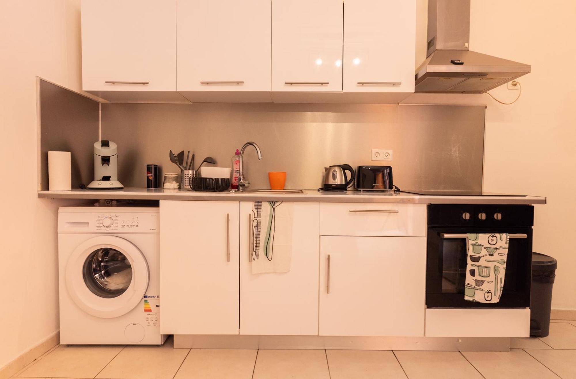 Appartement Tout Equipe Pour 6 Personnes A 15Min Des Plages Béziers Exteriör bild