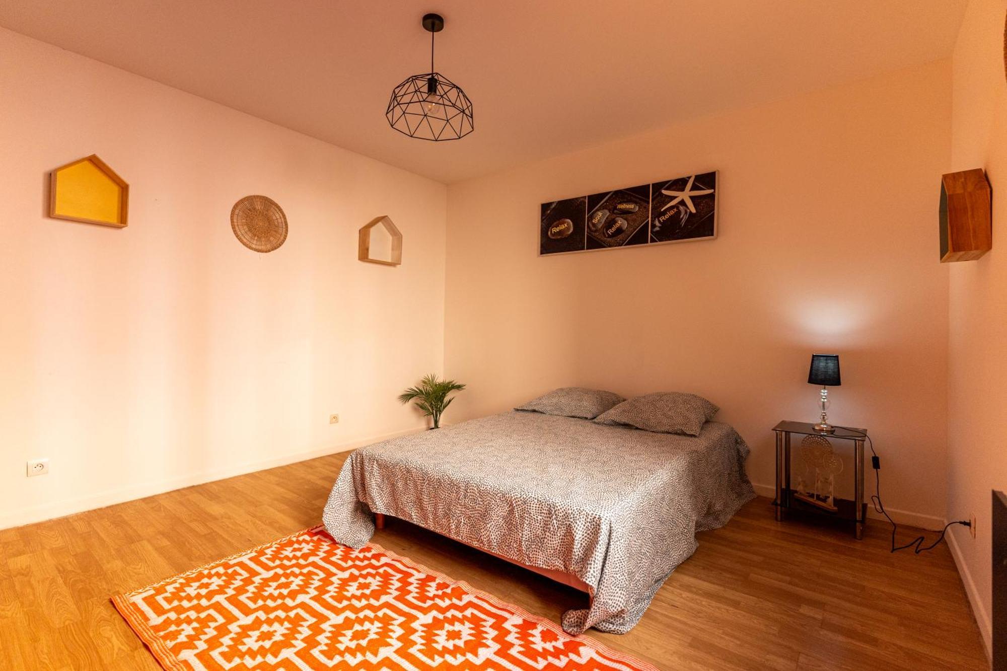 Appartement Tout Equipe Pour 6 Personnes A 15Min Des Plages Béziers Exteriör bild