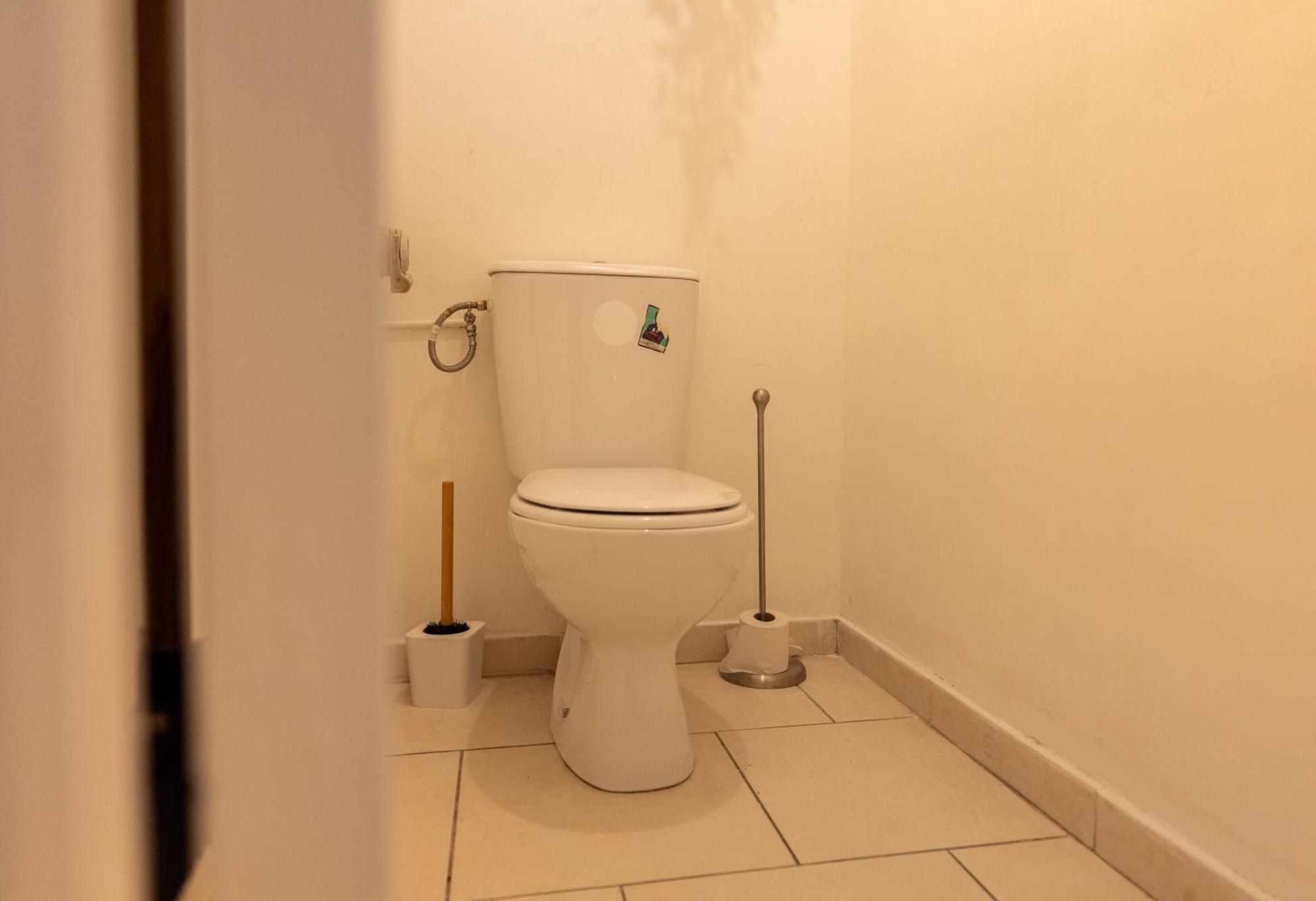 Appartement Tout Equipe Pour 6 Personnes A 15Min Des Plages Béziers Exteriör bild