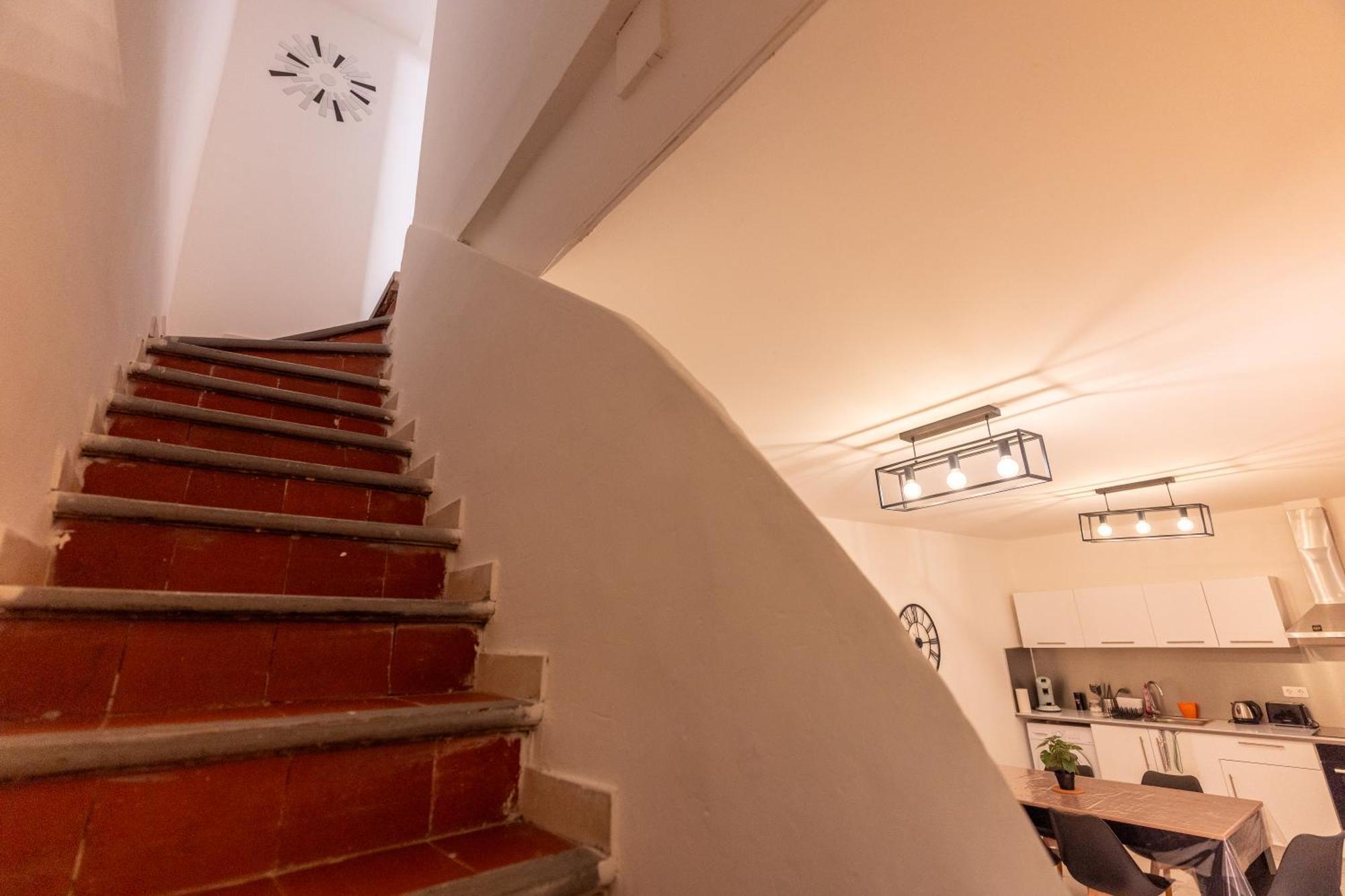Appartement Tout Equipe Pour 6 Personnes A 15Min Des Plages Béziers Exteriör bild