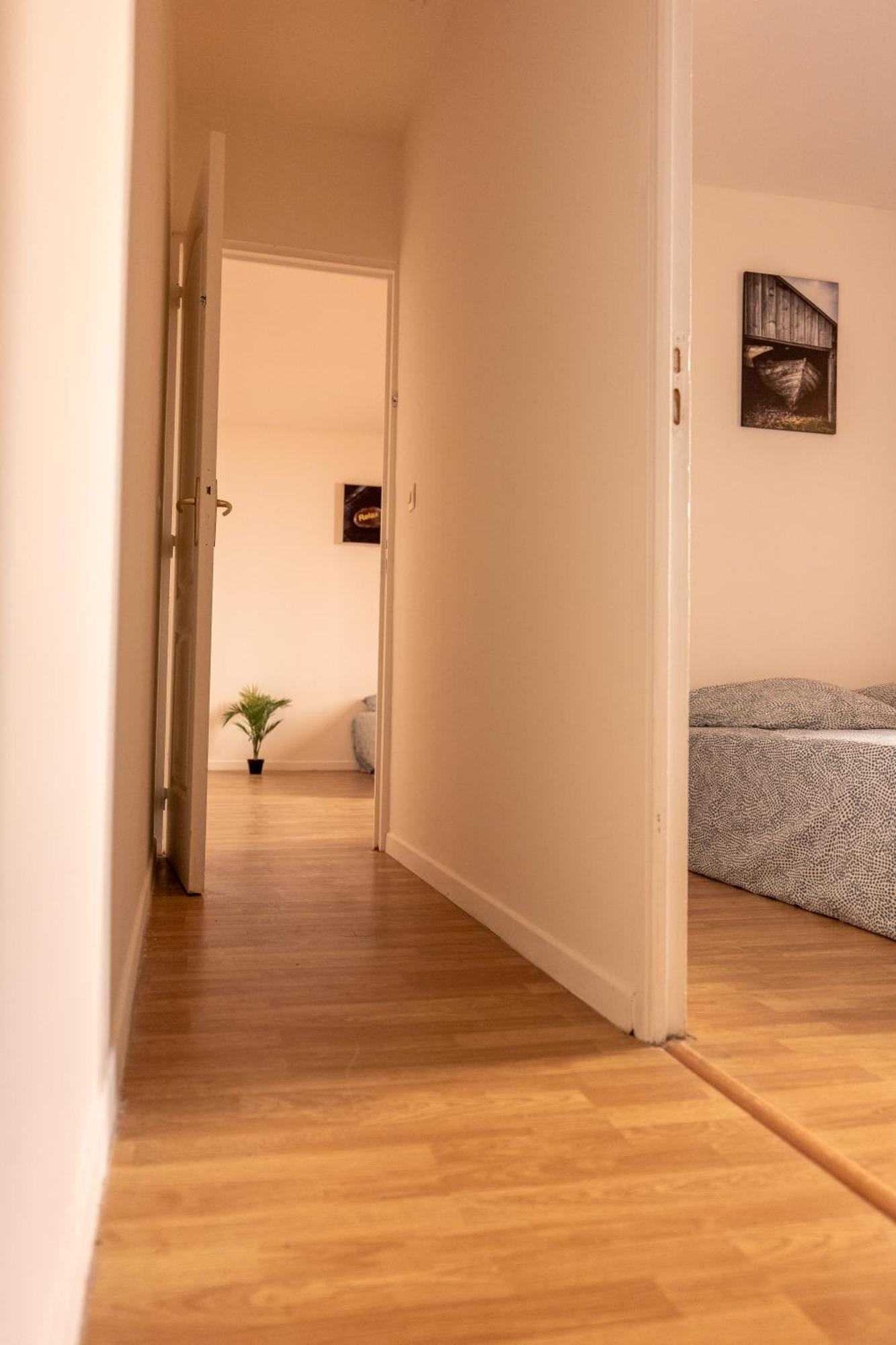 Appartement Tout Equipe Pour 6 Personnes A 15Min Des Plages Béziers Exteriör bild